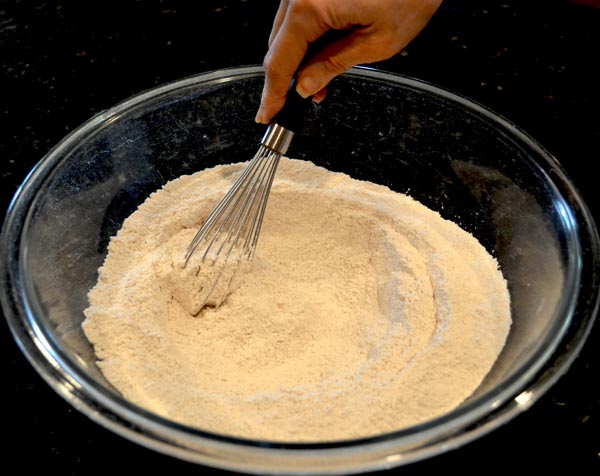 http://www.boomerbrief.com/Contests/Carrot%20Cake%20Mixing%20Flour%20-%20600.jpg